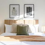 Apartmán Luxury Townhouse, Station Close 3br *