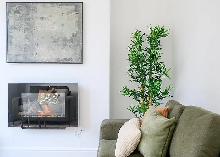 Elegant 3Br Townhouse In Central York-Near Station