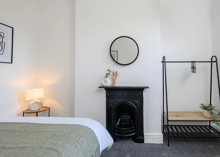 Elegant 3Br Townhouse In Central York-Near Station *