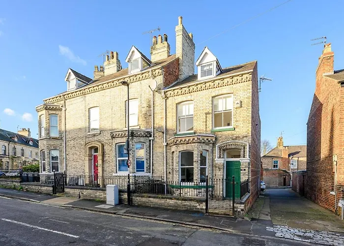 Elegant 3Br Townhouse In Central York-Near Station Lägenhet