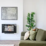 Luxury Townhouse, Station Close 3br