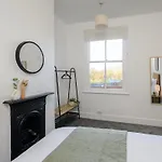 Luxury Townhouse, Station Close 3br 约克