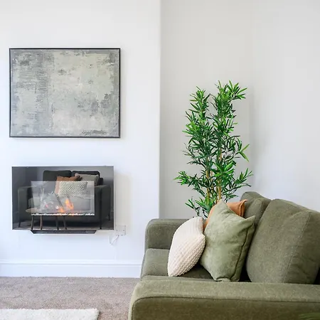Heart Of Luxury 3-bed Townhouse Near Station