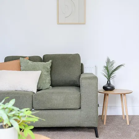 Apartament Heart Of Luxury 3-bed Townhouse Near Station *