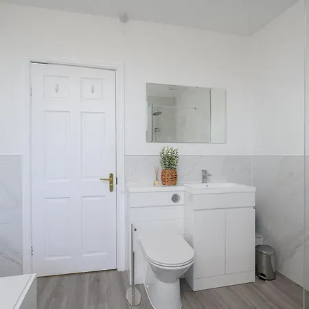 Heart Of Luxury 3-bed Townhouse Near Station * York