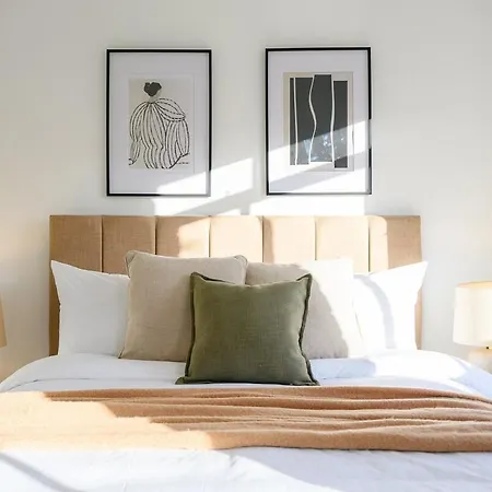 Apartament Heart Of Luxury 3-bed Townhouse Near Station *