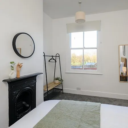 Heart Of Luxury 3-bed Townhouse Near Station York