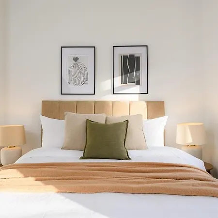 Heart Of Luxury 3-bed Townhouse Near Station York