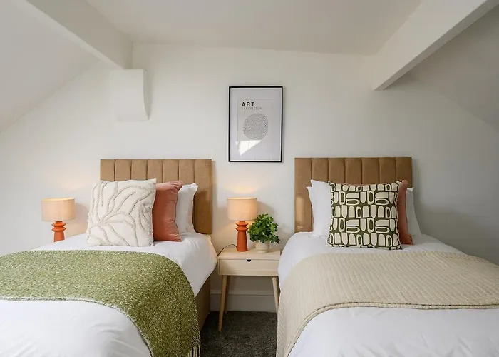 Elegant 3Br Townhouse In Central York-Near Station