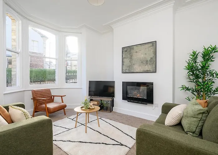 Elegant 3Br Townhouse In Central York-Near Station