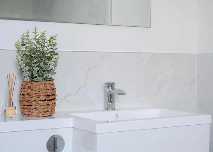 Elegant 3Br Townhouse In Central York-Near Station *